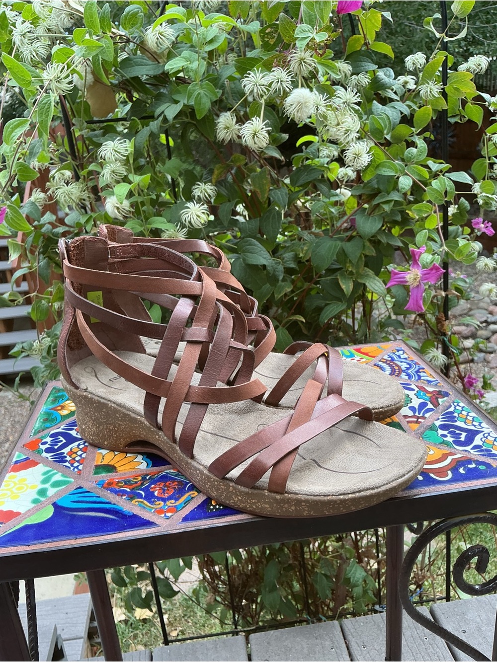 Ahnu Brown Leather Gladiator Sandals Women's Size 8 Comfort Boho Zip Back - Picture 3 of 15
